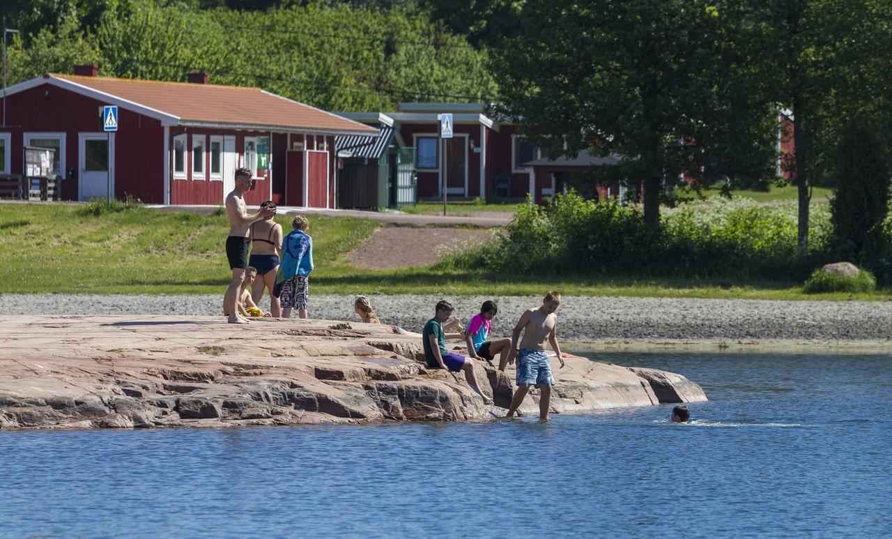 Karingsund Resort Camping Eckero Bagian luar foto